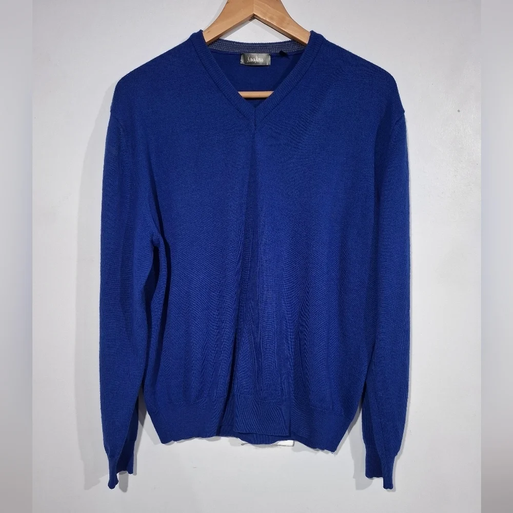 Neiman Marcus Men's Pullover Sweater Size M Wool Blend V-NECK Blue Preppy